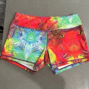 Born Primitive WZA wodapalooza double take booty shorts size M